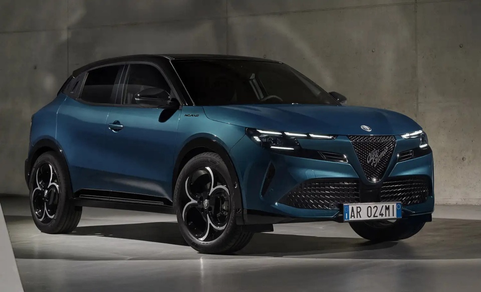 Alfa Romeo - Junior Ibrida