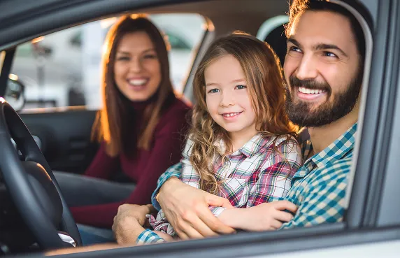rodzina w samochodzie